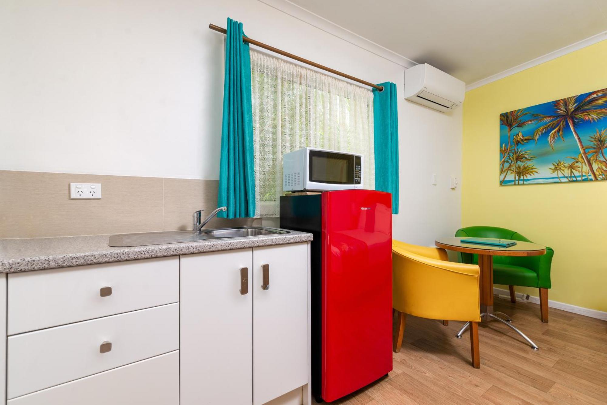 Port Douglas Motel מראה חיצוני תמונה