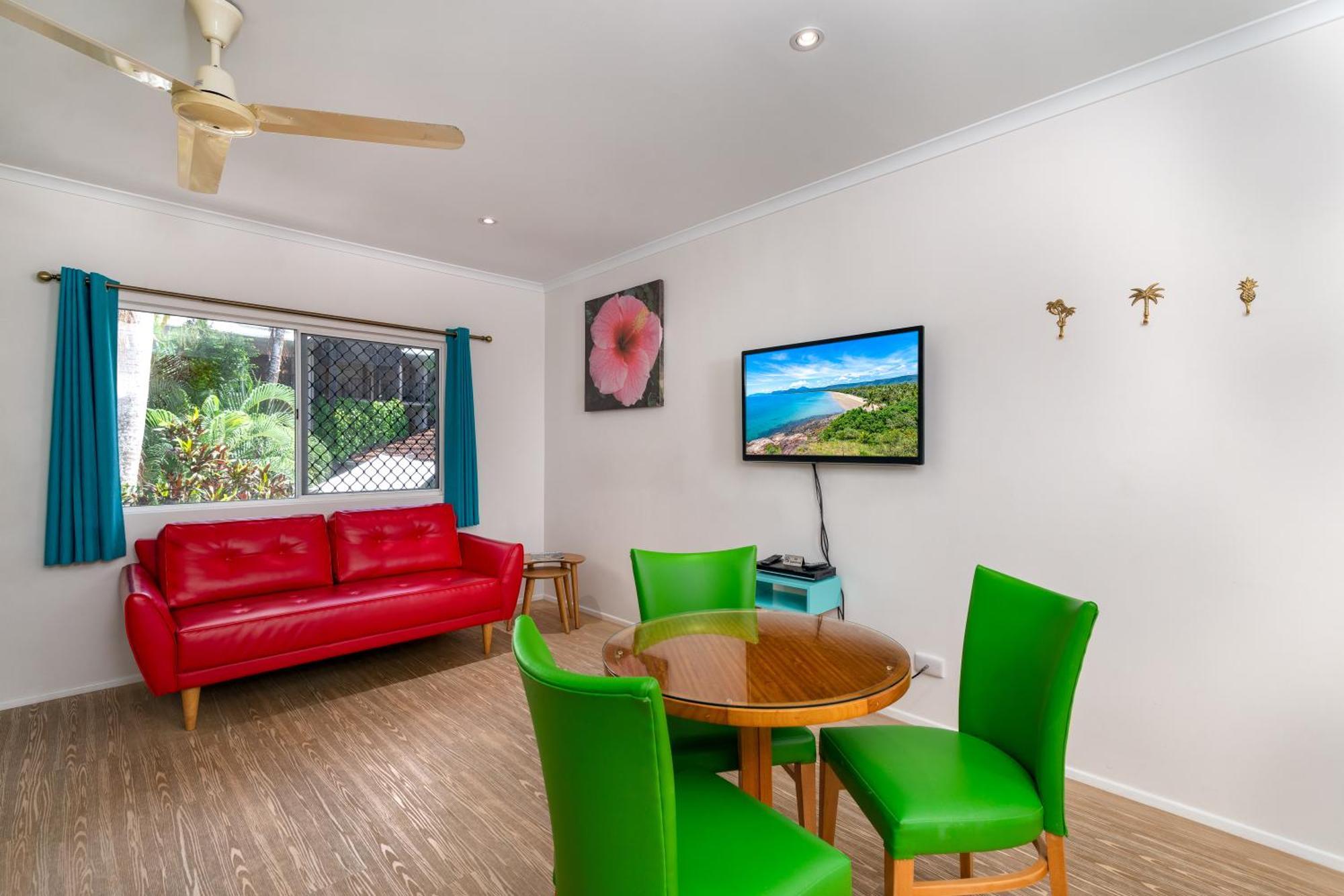 Port Douglas Motel מראה חיצוני תמונה