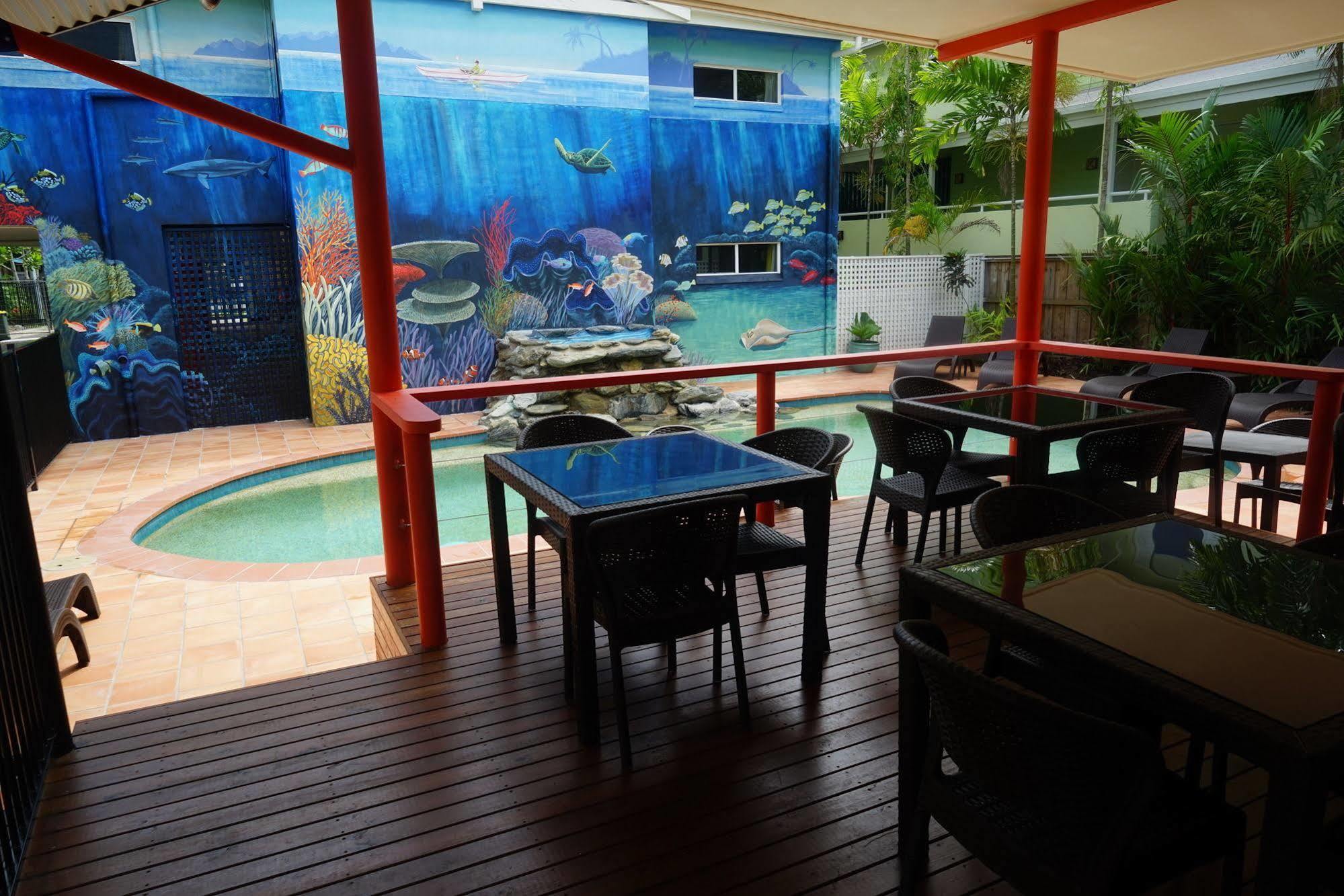 Port Douglas Motel מראה חיצוני תמונה
