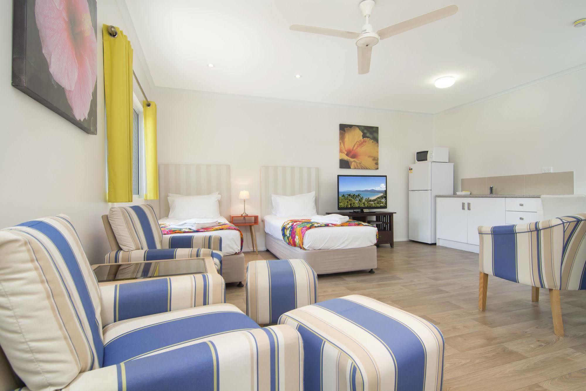 Port Douglas Motel מראה חיצוני תמונה